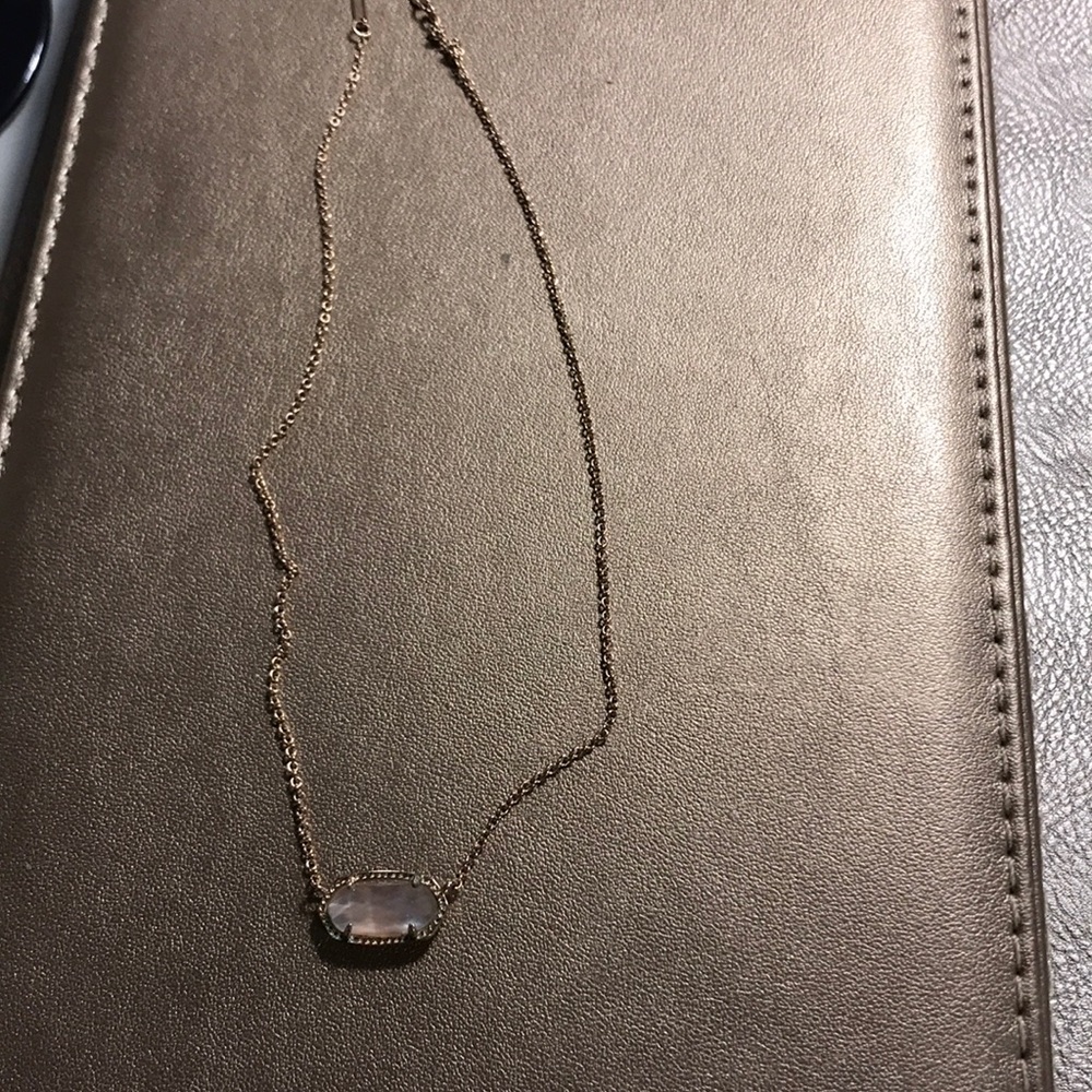 Rose Gold Kendra Scott necklace